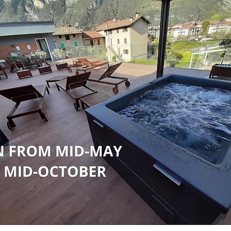 Garda Family & Solarium Appartement Riva del Garda Buitenkant foto
