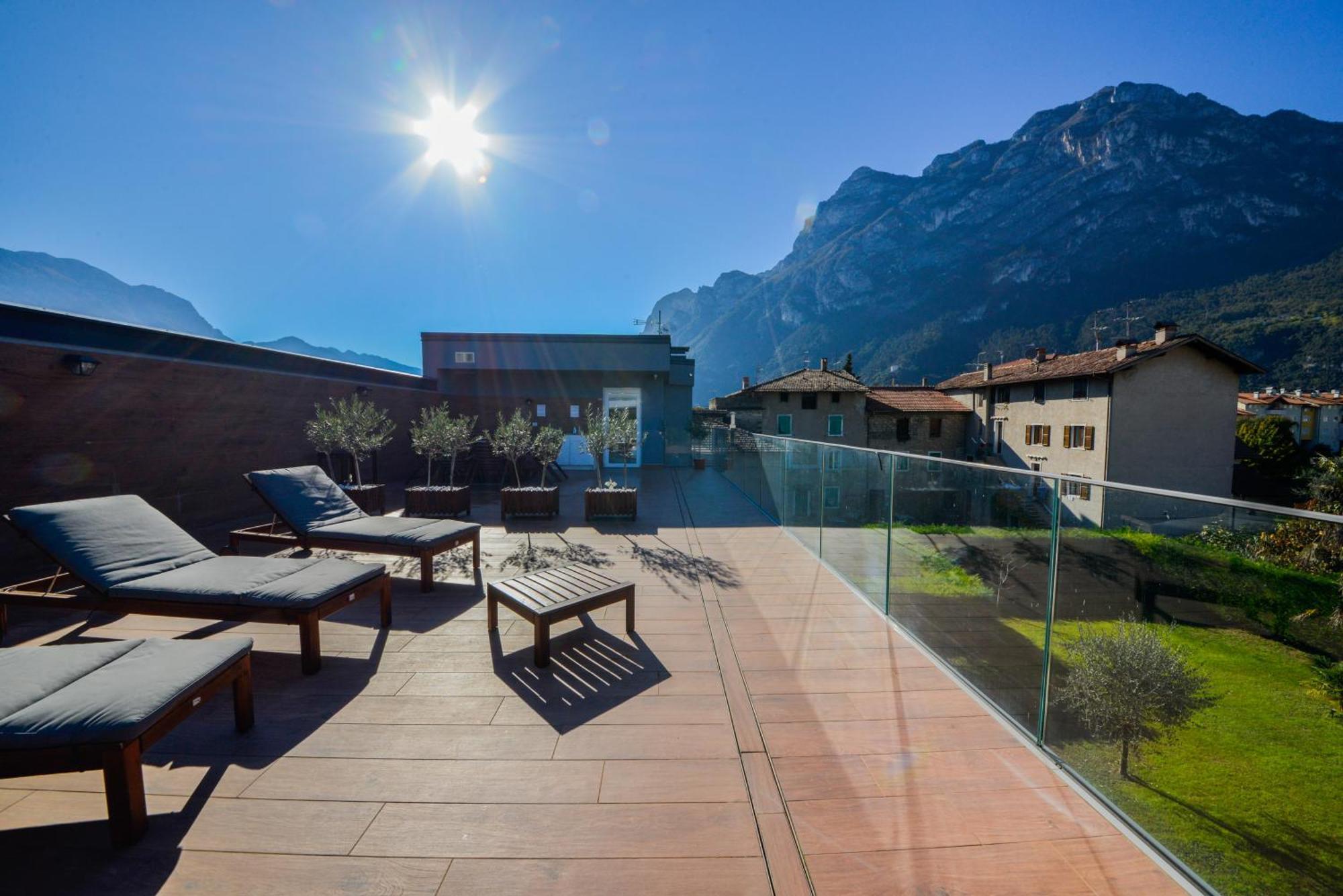 Garda Family & Solarium Appartement Riva del Garda Buitenkant foto