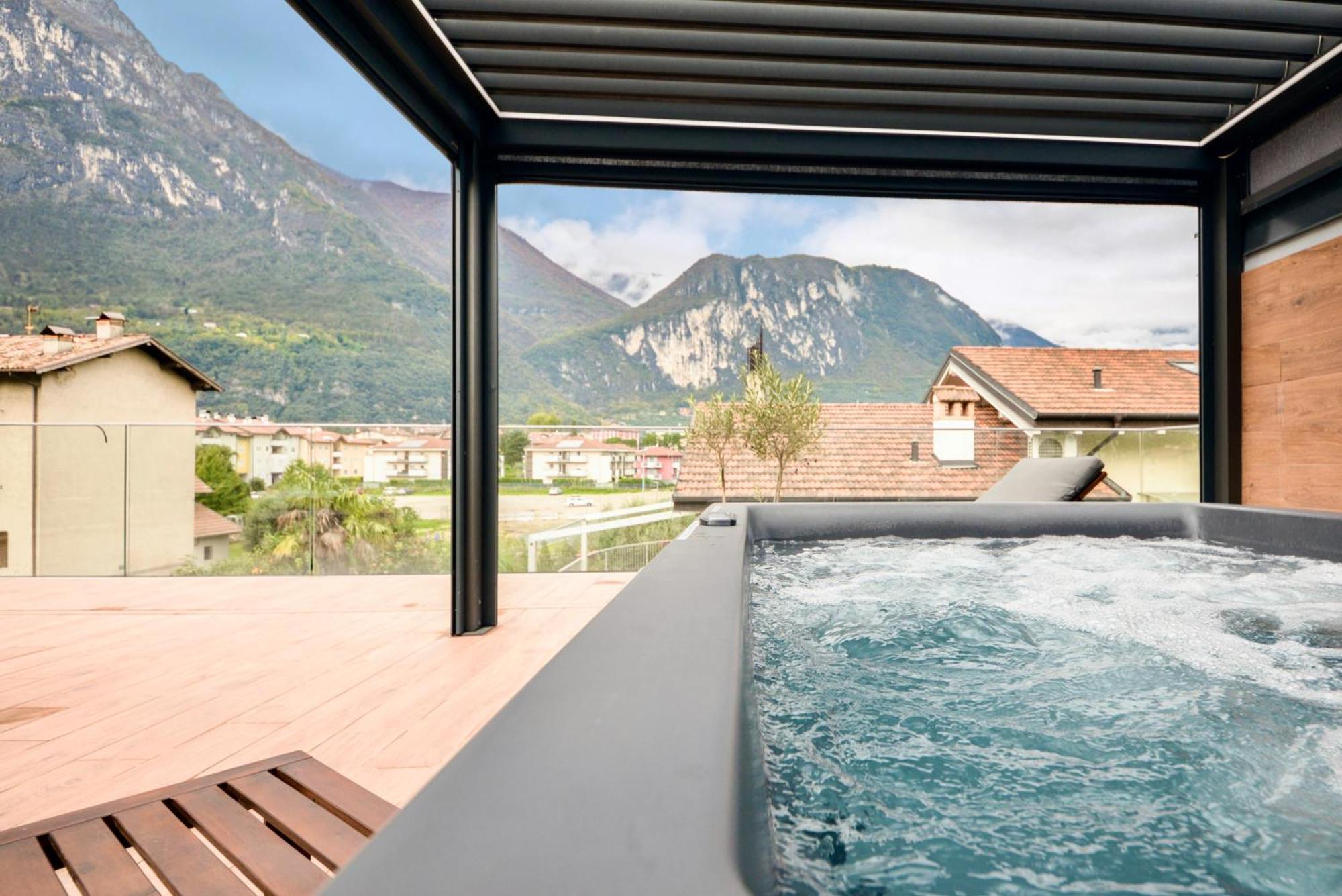 Garda Family & Solarium Appartement Riva del Garda Buitenkant foto