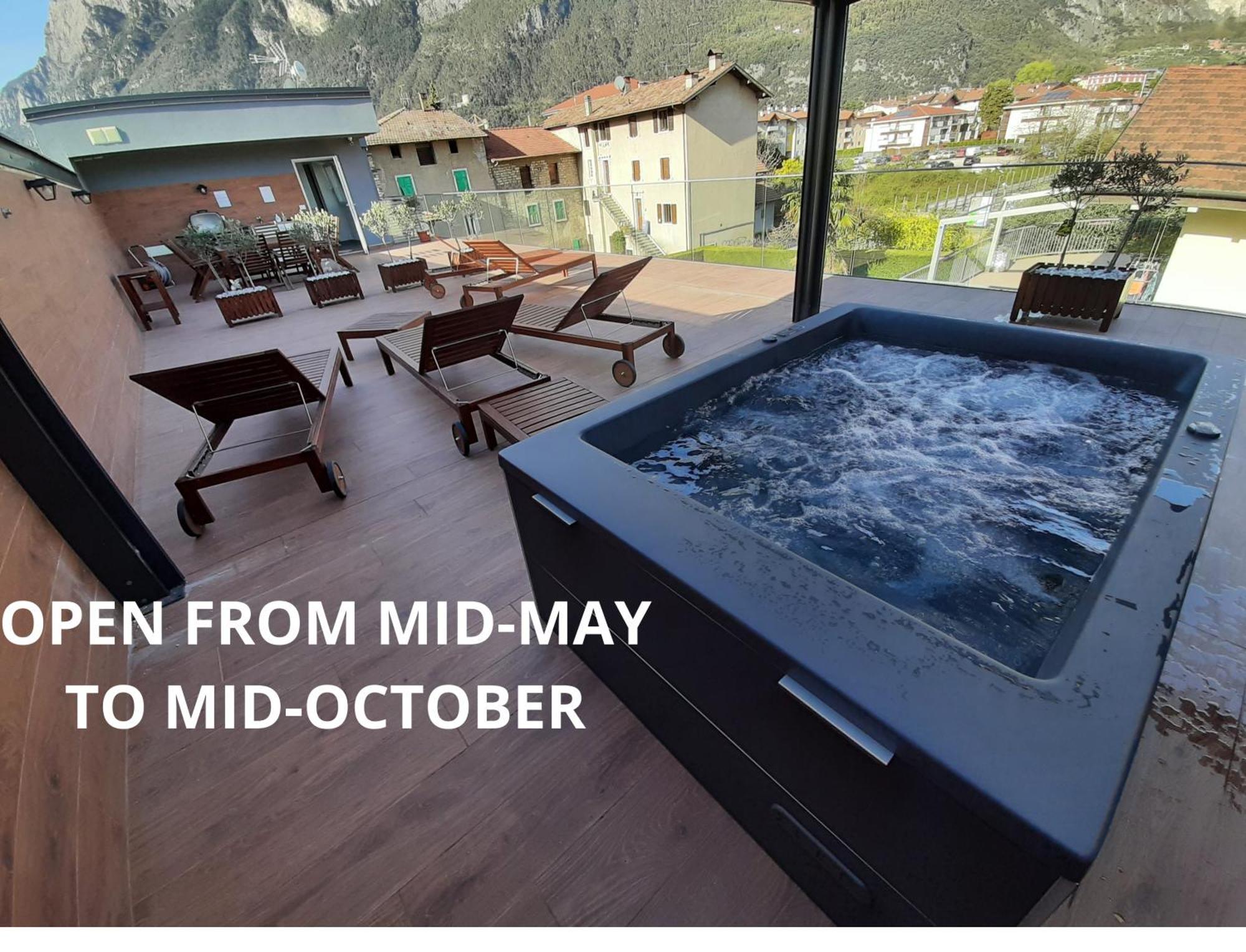 Garda Family & Solarium Appartement Riva del Garda Buitenkant foto