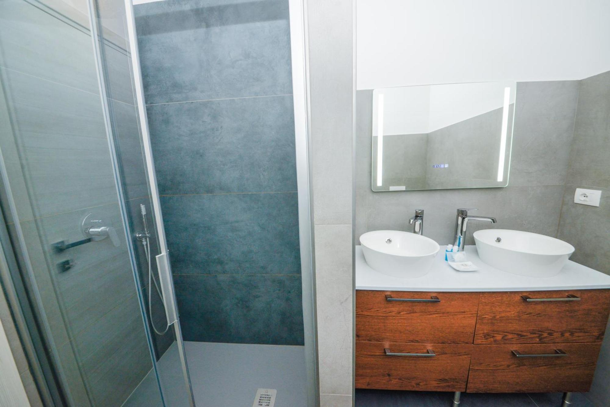 Garda Family & Solarium Appartement Riva del Garda Buitenkant foto