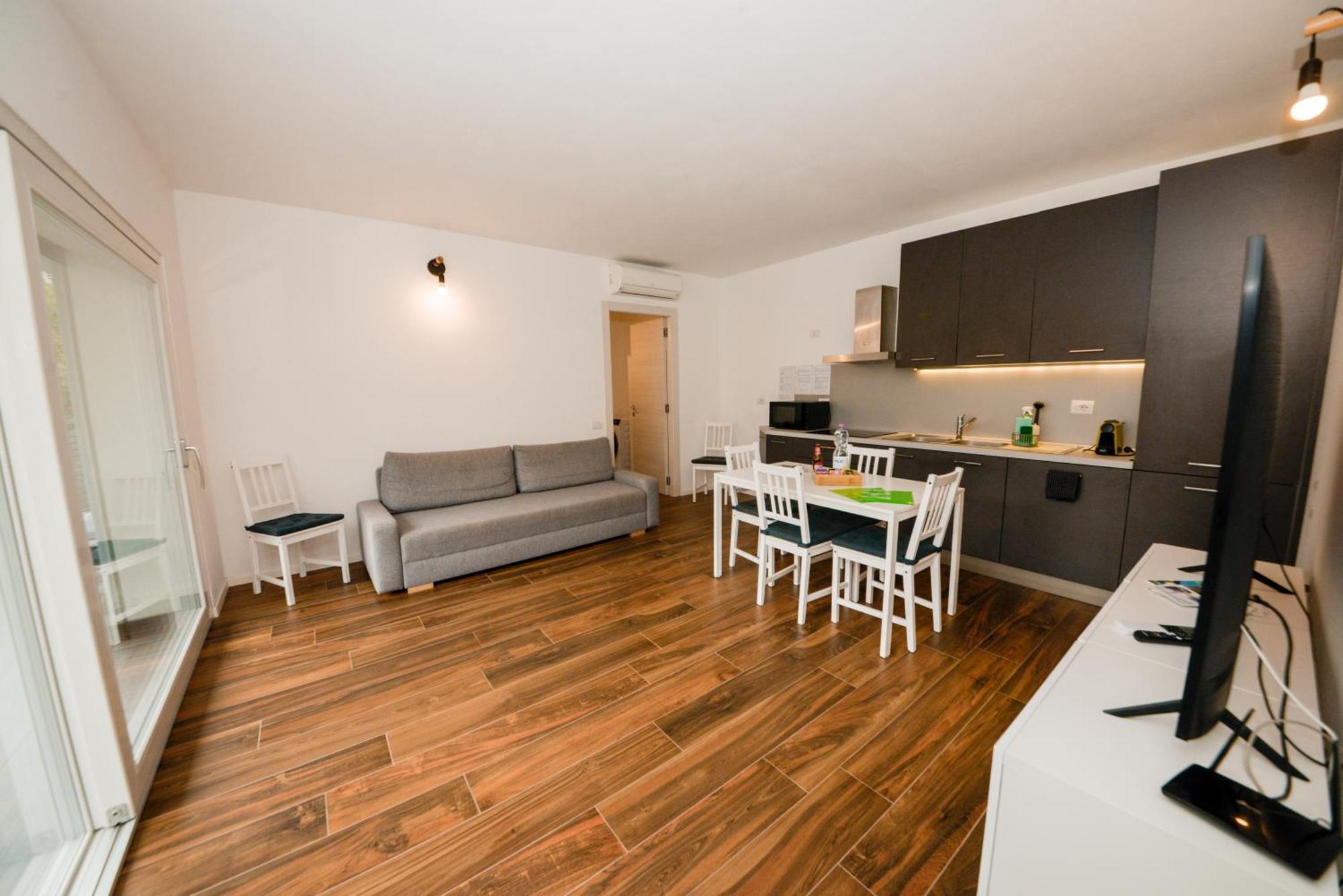 Garda Family & Solarium Appartement Riva del Garda Buitenkant foto