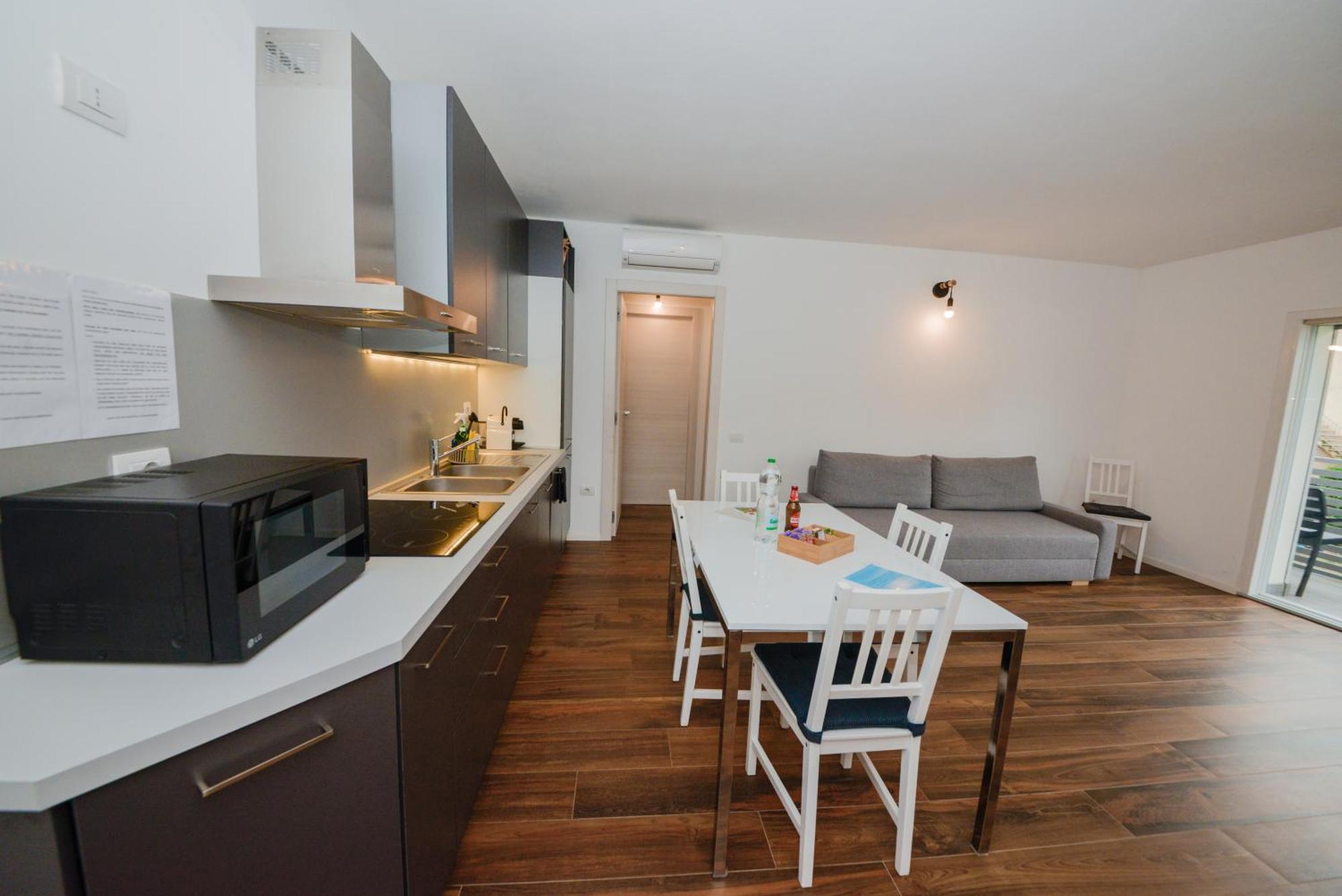 Garda Family & Solarium Appartement Riva del Garda Buitenkant foto