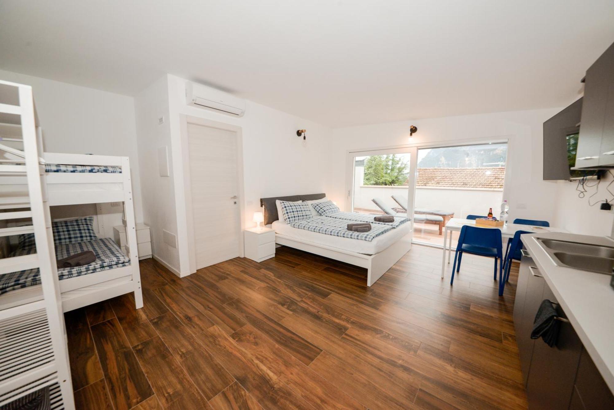 Garda Family & Solarium Appartement Riva del Garda Buitenkant foto